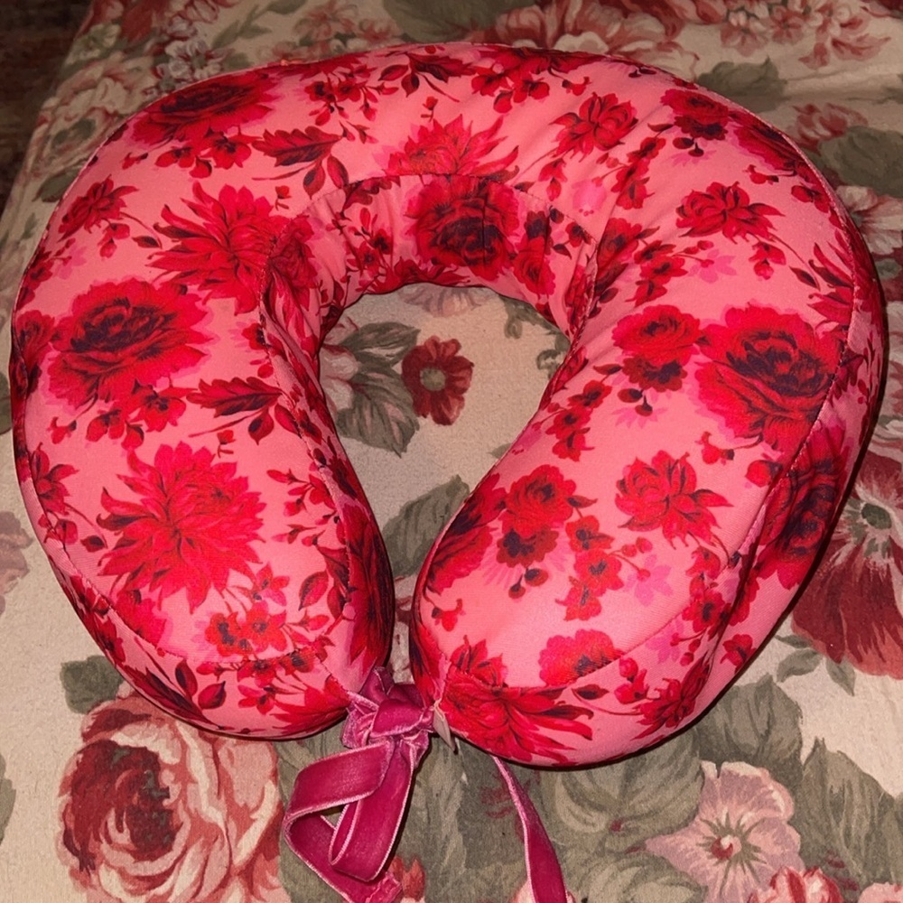 🌺BANDO 4 Piece FLORAL DUFFEL,MAKEUP BAG, ZIP BAG & NECK REST SET - Picture 12 of 12